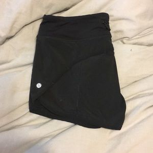 Lululemon athletica shorts (size 6)